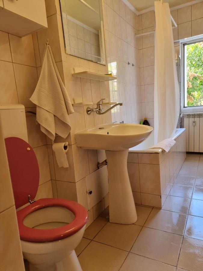 Apartamento Charming And Intimate Getaway In Bucharest - Near Unirii Square Exterior foto