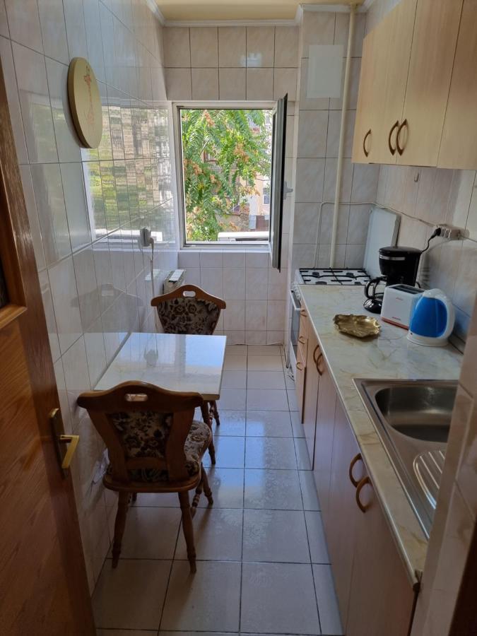 Apartamento Charming And Intimate Getaway In Bucharest - Near Unirii Square Exterior foto