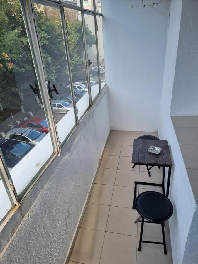 Apartamento Charming And Intimate Getaway In Bucharest - Near Unirii Square Exterior foto